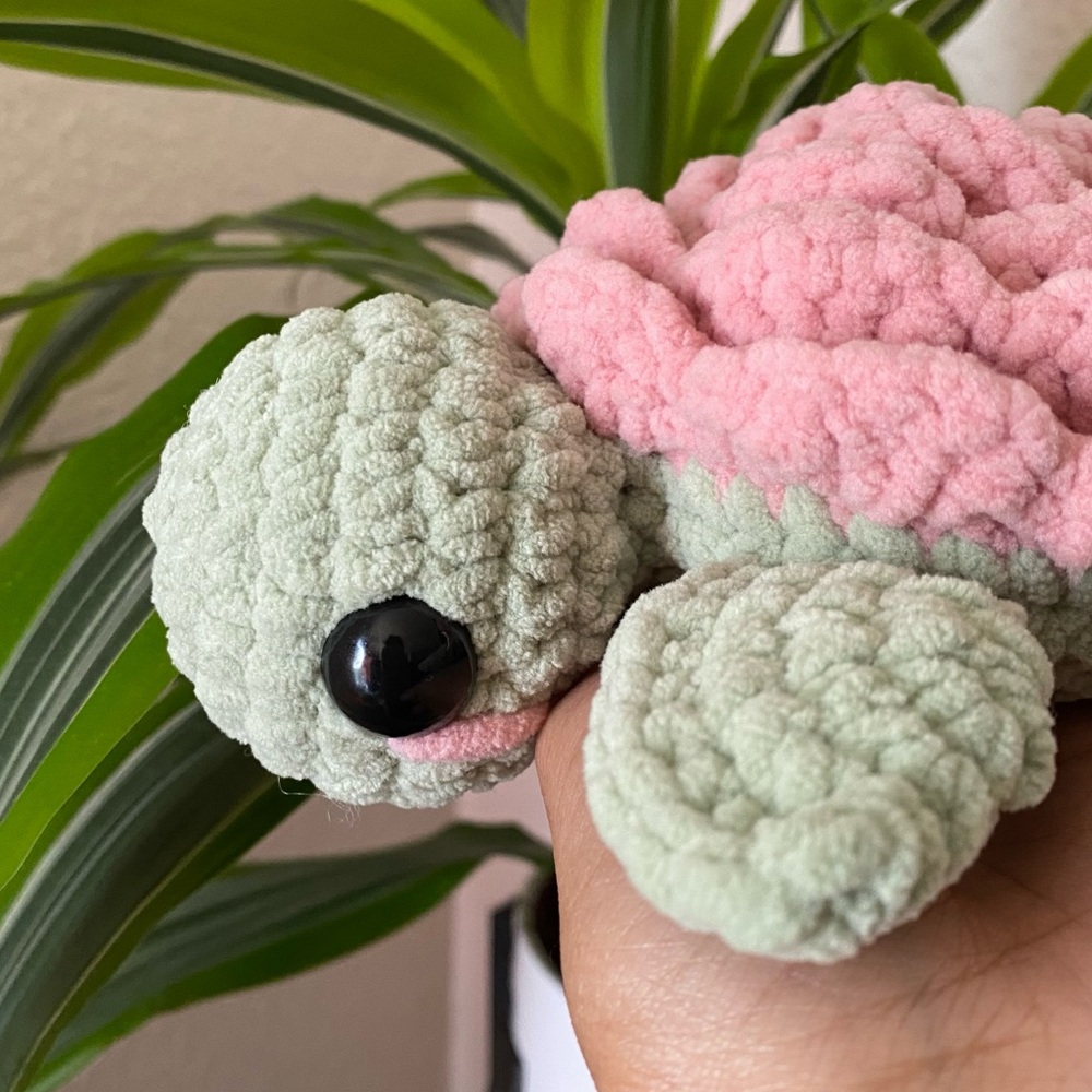 🥳2xHP!🥳 Crochet Rose Sea Turtle - Picture 4 of 9
